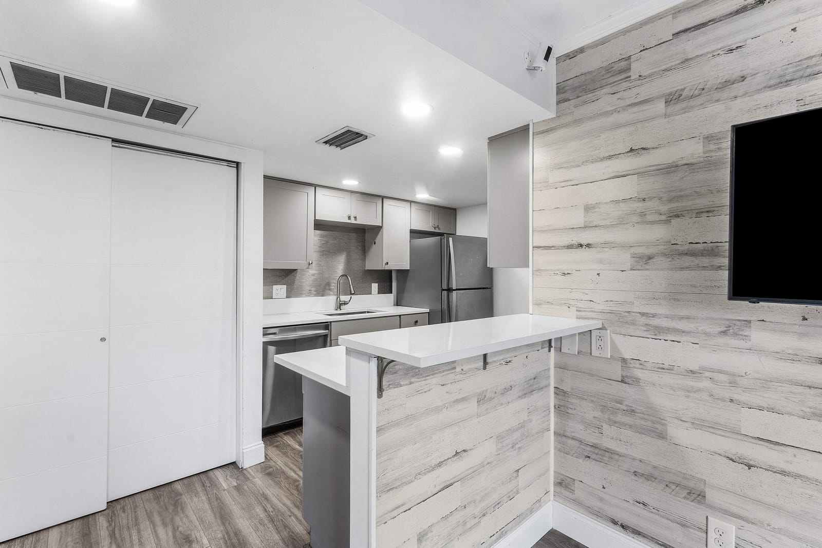 612 Executive Center Drive 107, West Palm Beach, FL 33401 photo 14