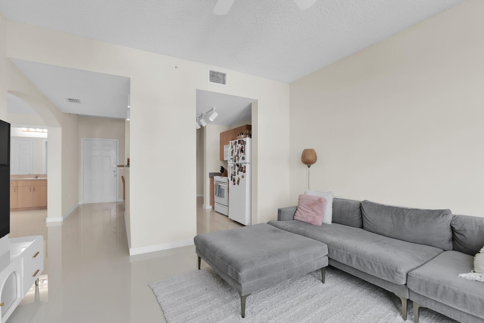 533 NE 3rd Avenue 432 — photo 4