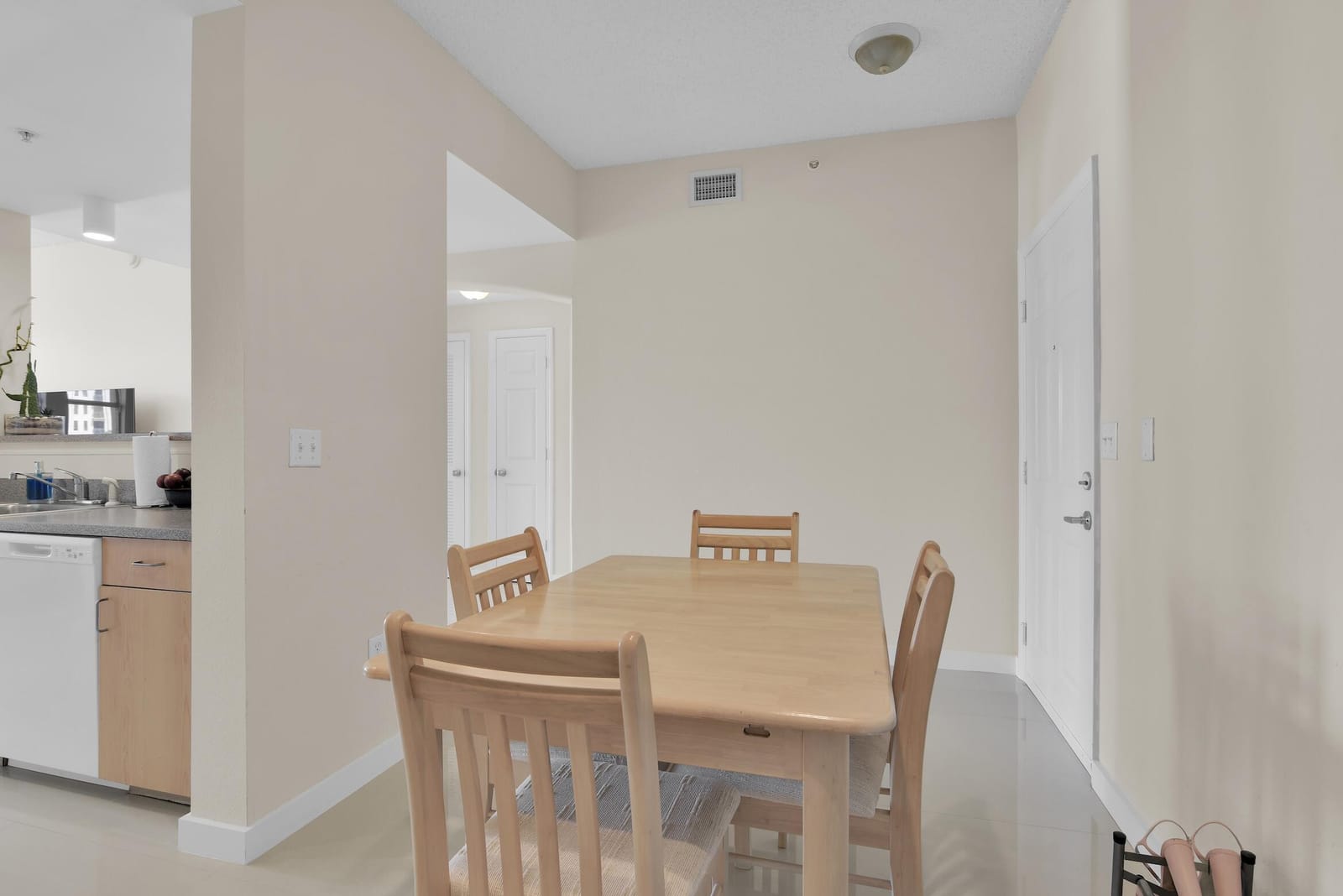 533 NE 3rd Avenue 432 — photo 9