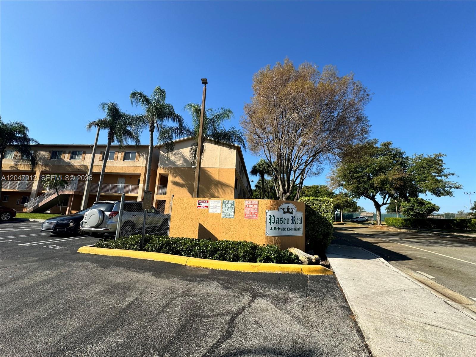 6245 Kendale Lakes Circle 208, Miami, FL 33183