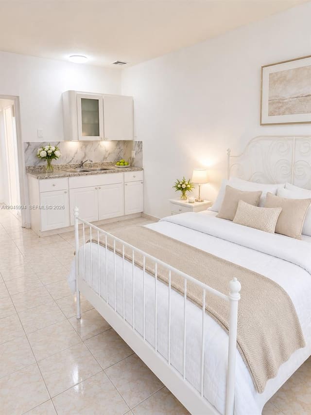 26 Diplomat Parkway 2206, Hallandale Beach, FL 33009