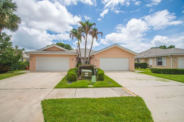 1256 NW Bentley Circle B, The Lakes At St Lucie West, Port St. Lucie, FL