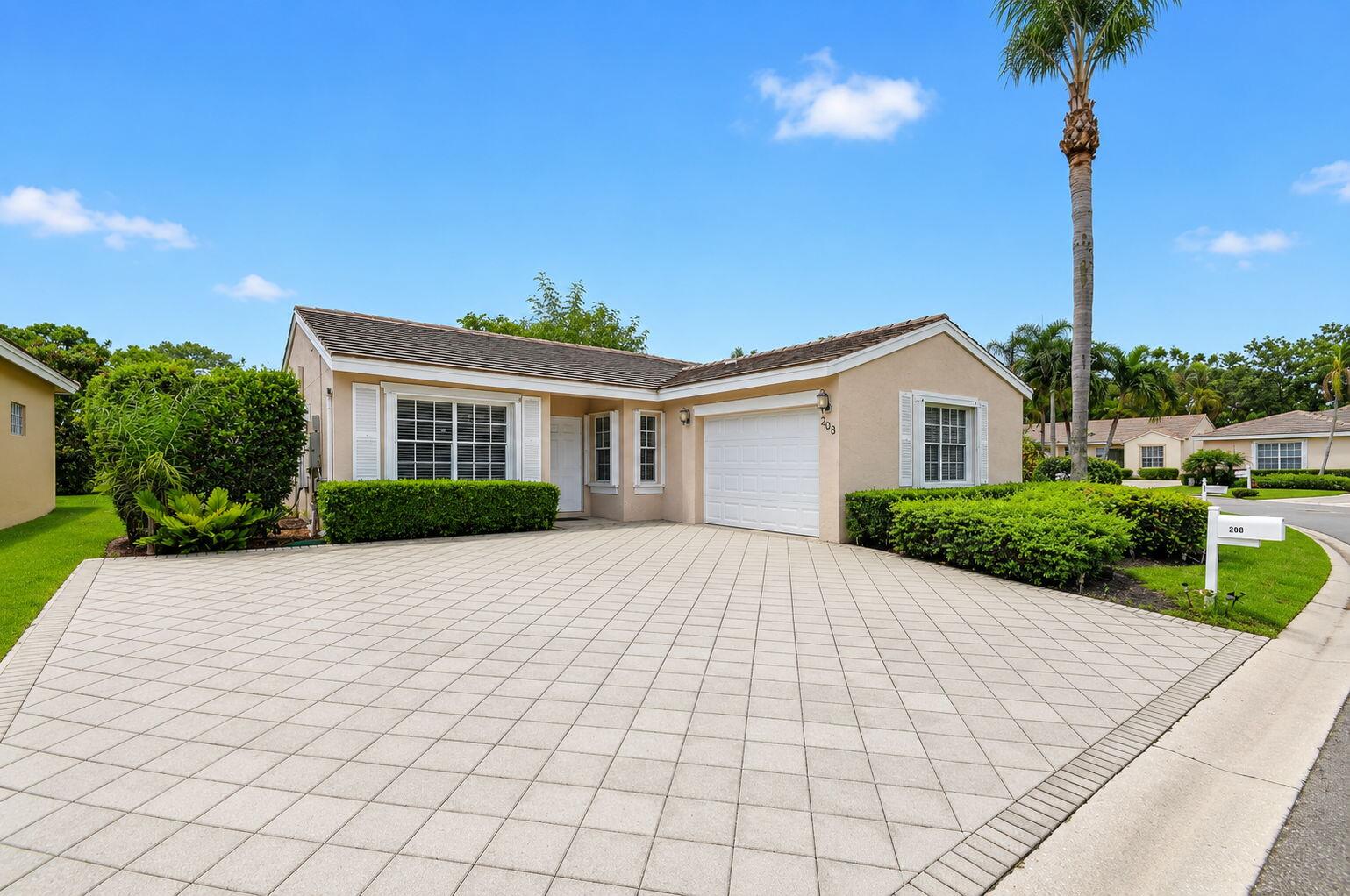 208 Caribe Court, Greenacres, FL 33413