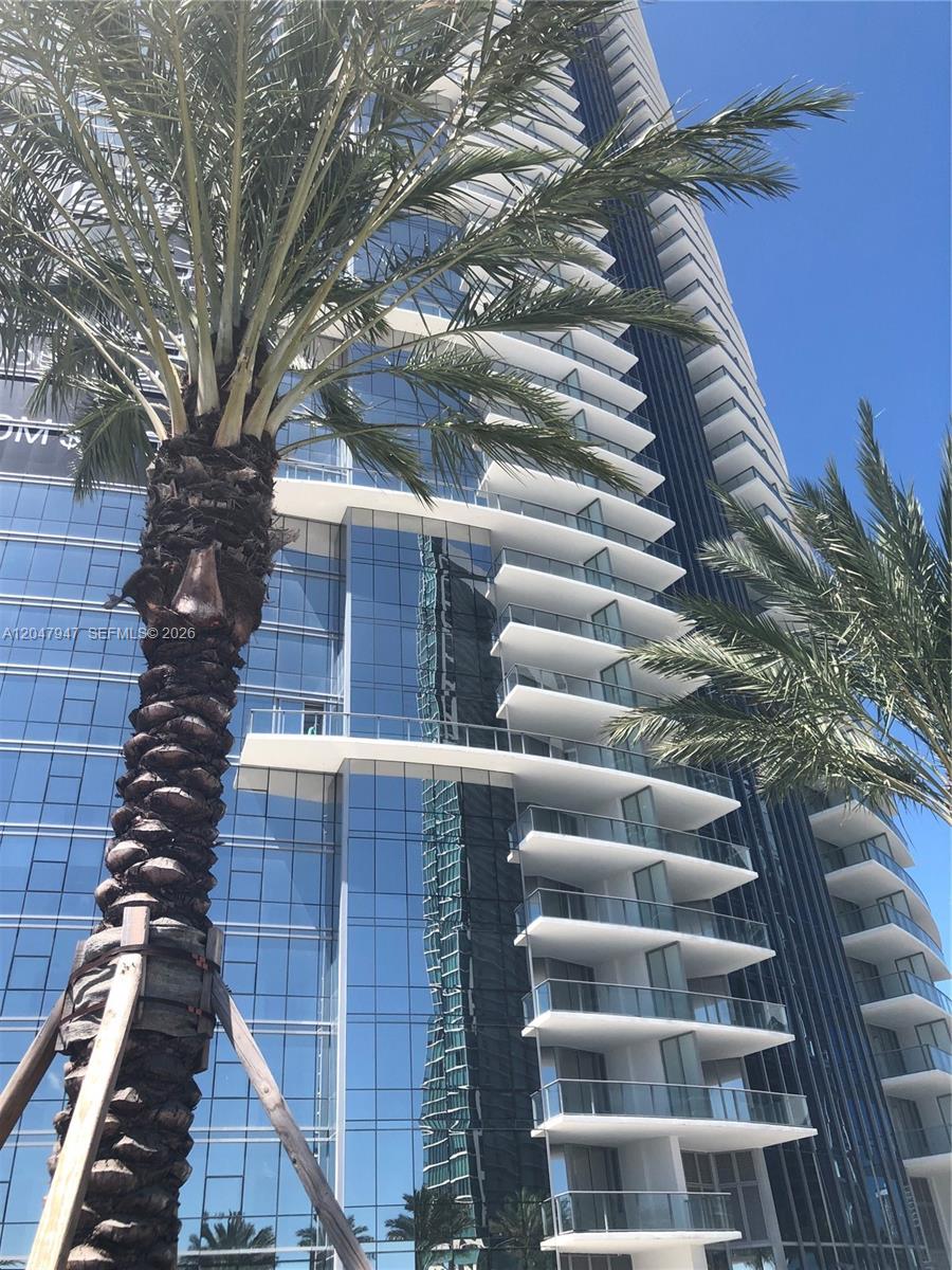 851 NE 1st Avenue 3705, Miami, FL 33132