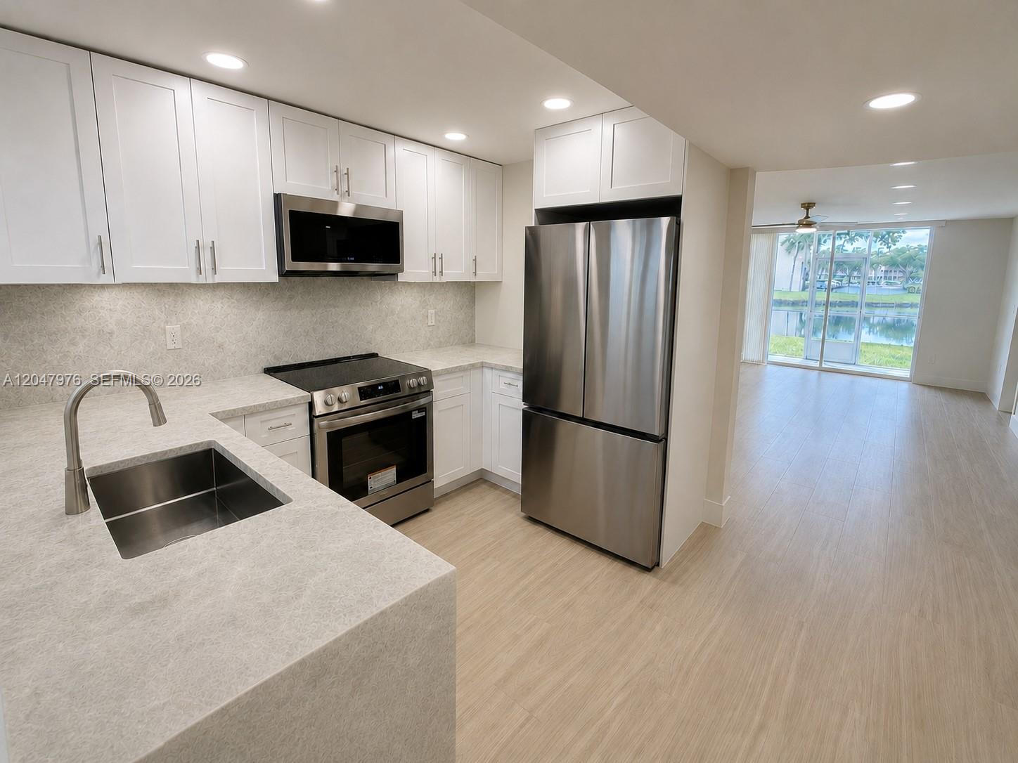 8600 Sunrise Lakes Boulevard 102, Sunrise, FL 33322