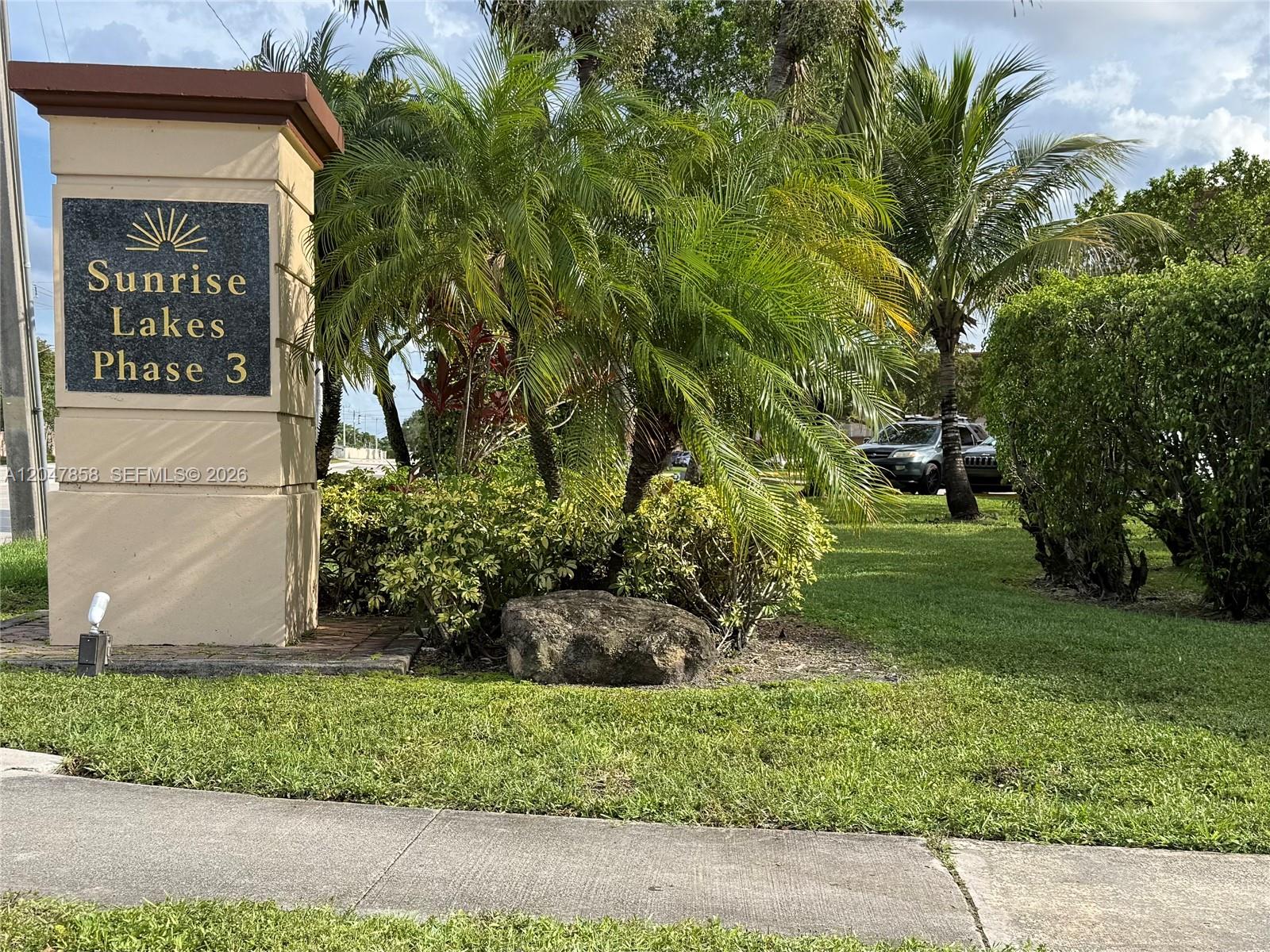 9101 Sunrise Lakes Boulevard 215, Sunrise, FL 33322