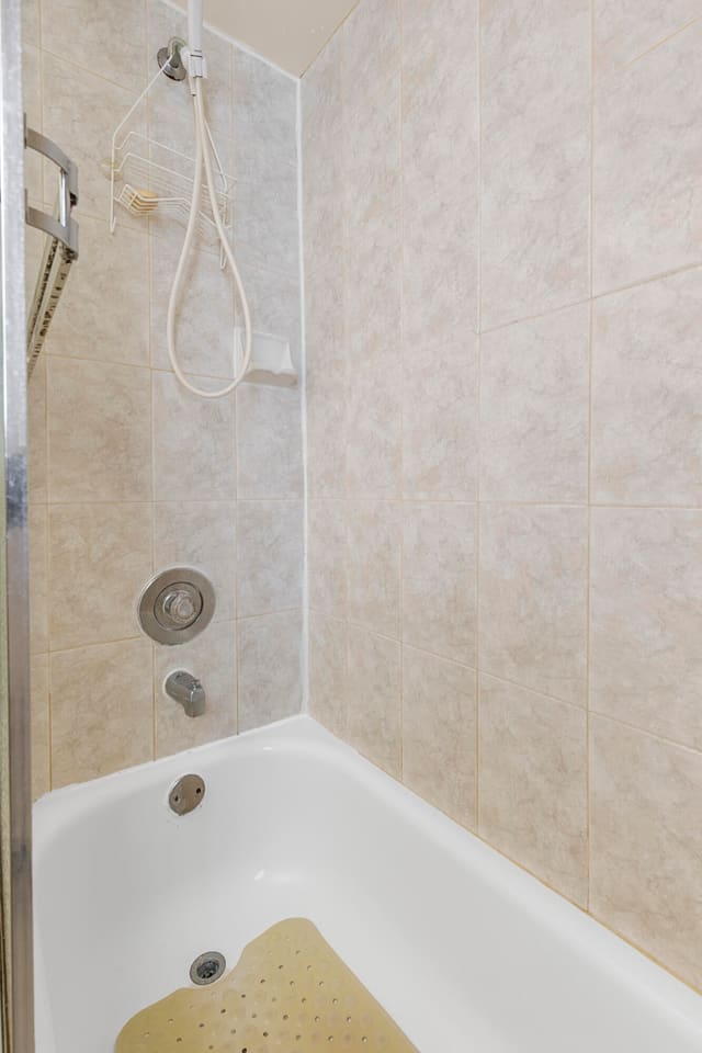 9370 Sunrise Lakes Boulevard 306, Sunrise, FL 33322