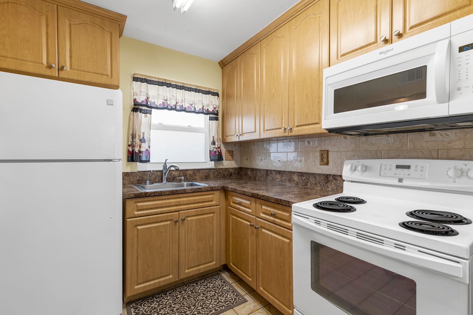 9370 Sunrise Lakes Boulevard 306, Sunrise, FL 33322 photo 5