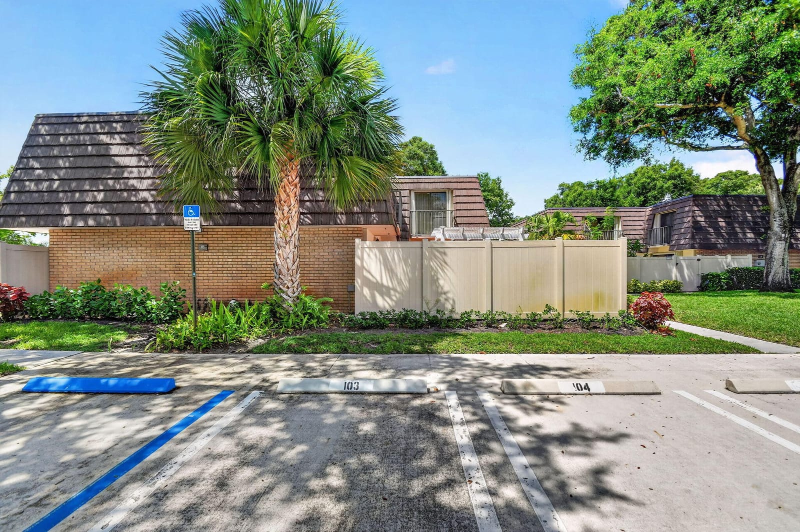 7109 71st Way, West Palm Beach, FL 33407 photo 2