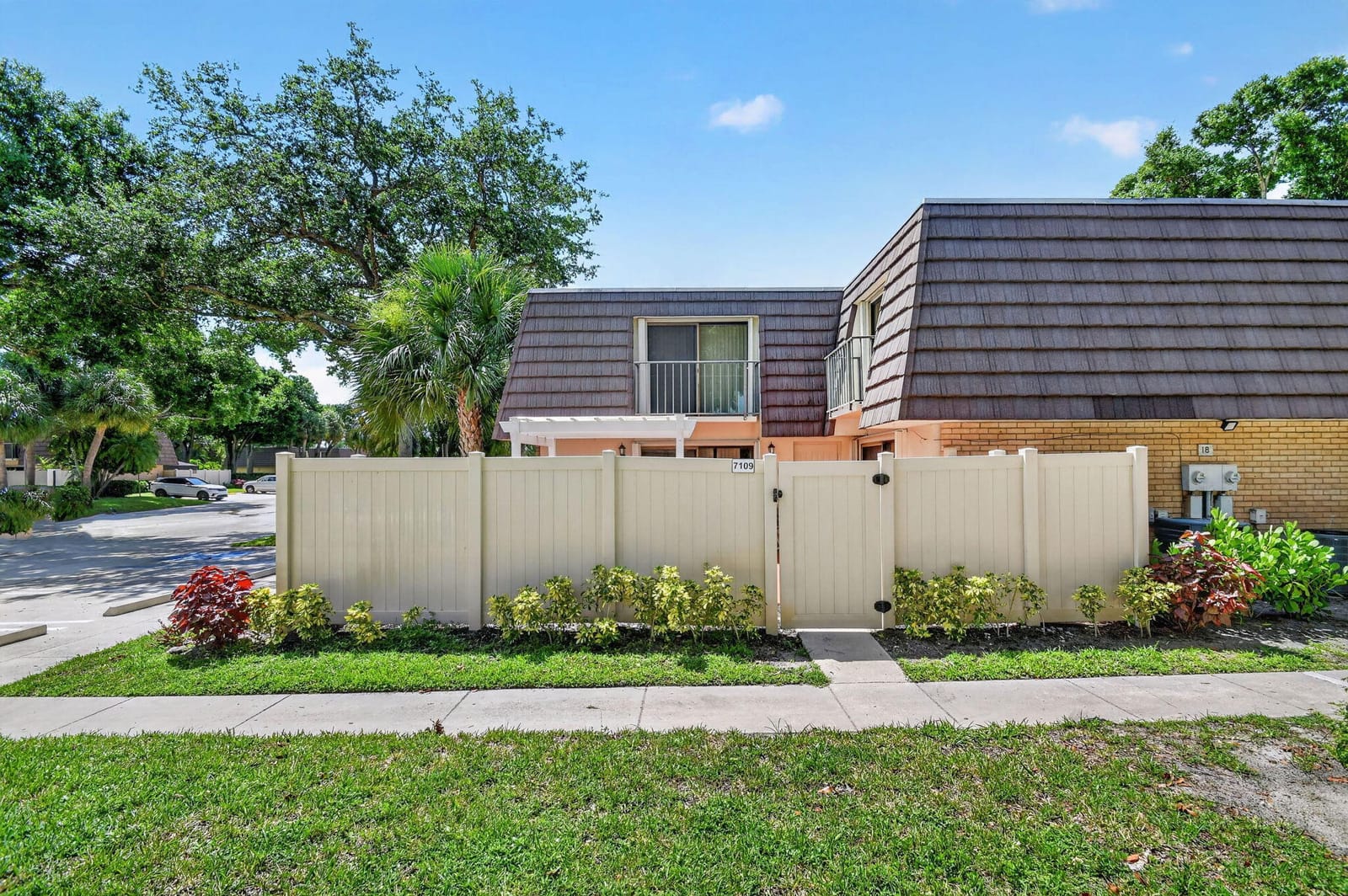 7109 71st Way, West Palm Beach, FL 33407 photo 3