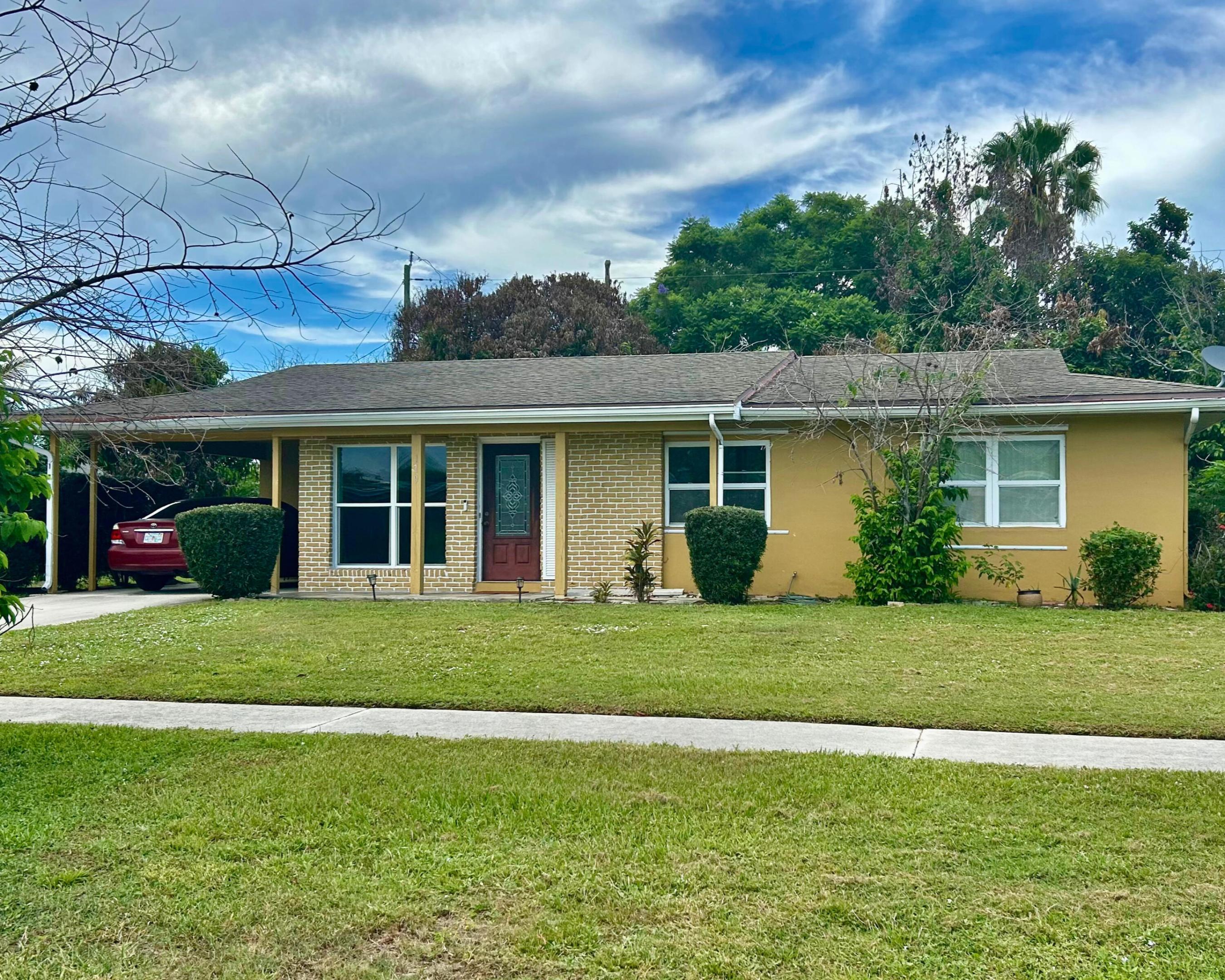 179 SE Soneto Court, Port St. Lucie, FL 34983