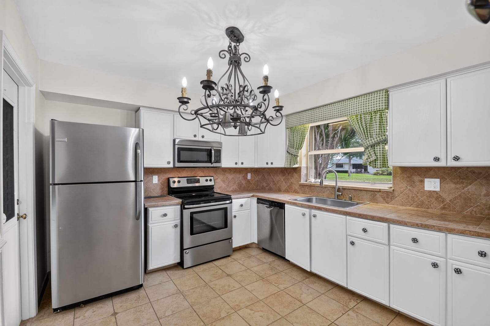 9930 Frangipani Tree Way B — photo 3