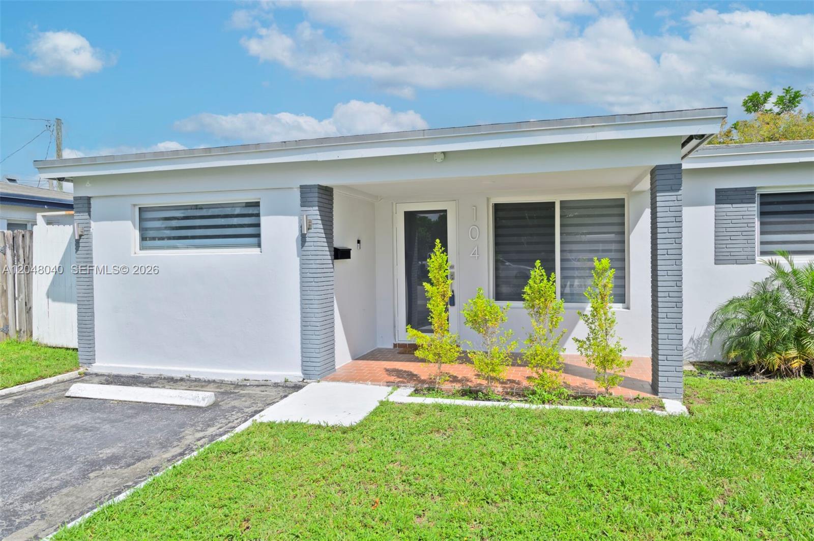 104 SW 7th Street, Hallandale Beach, FL 33009
