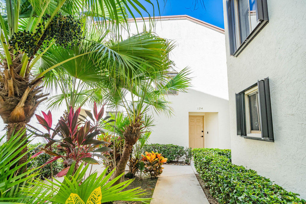 950 S Kanner Hwy Highway Townhouse 124, Stuart, FL 34994