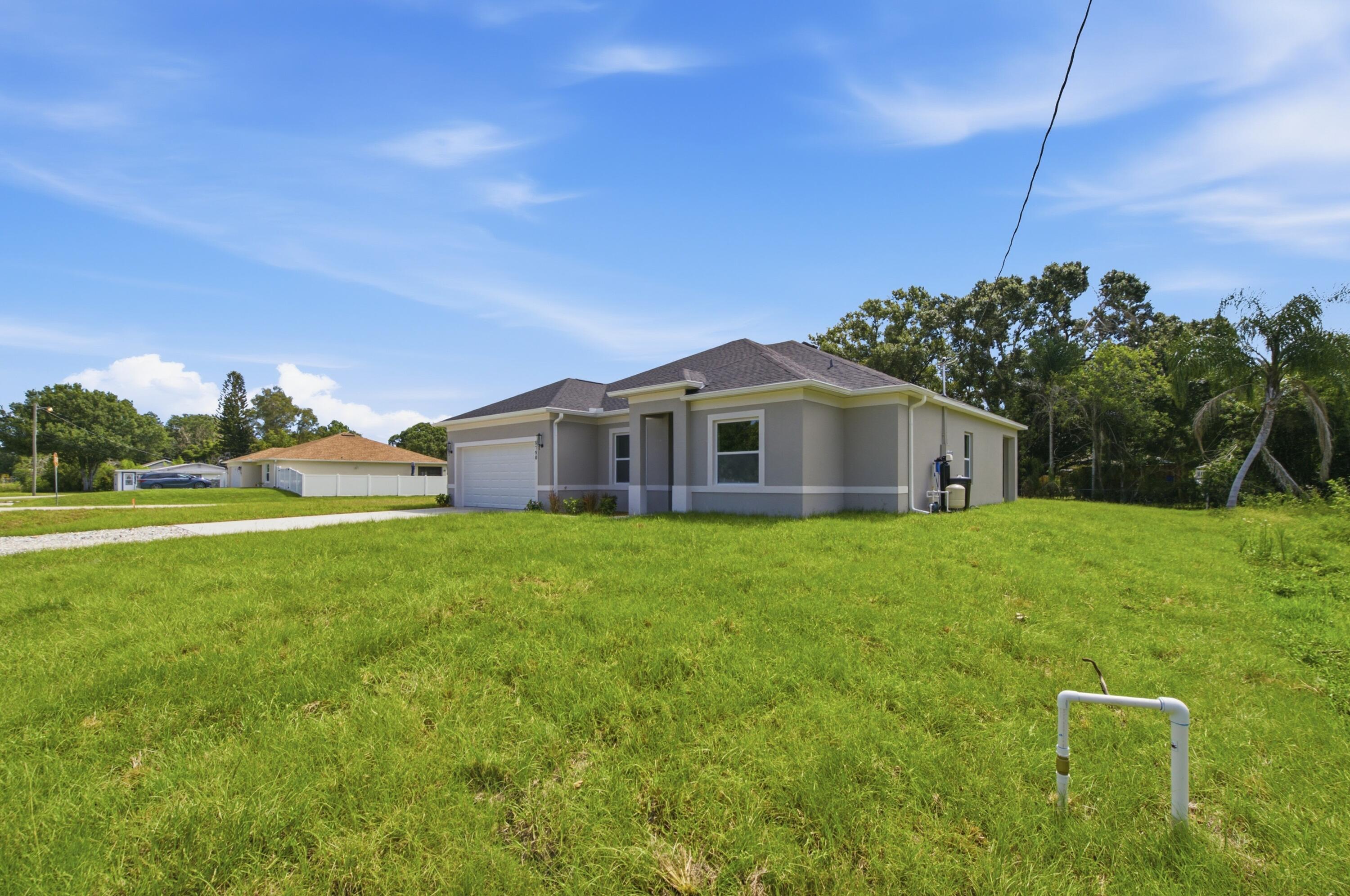 8780 92nd Avenue, Vero Beach, FL 32967