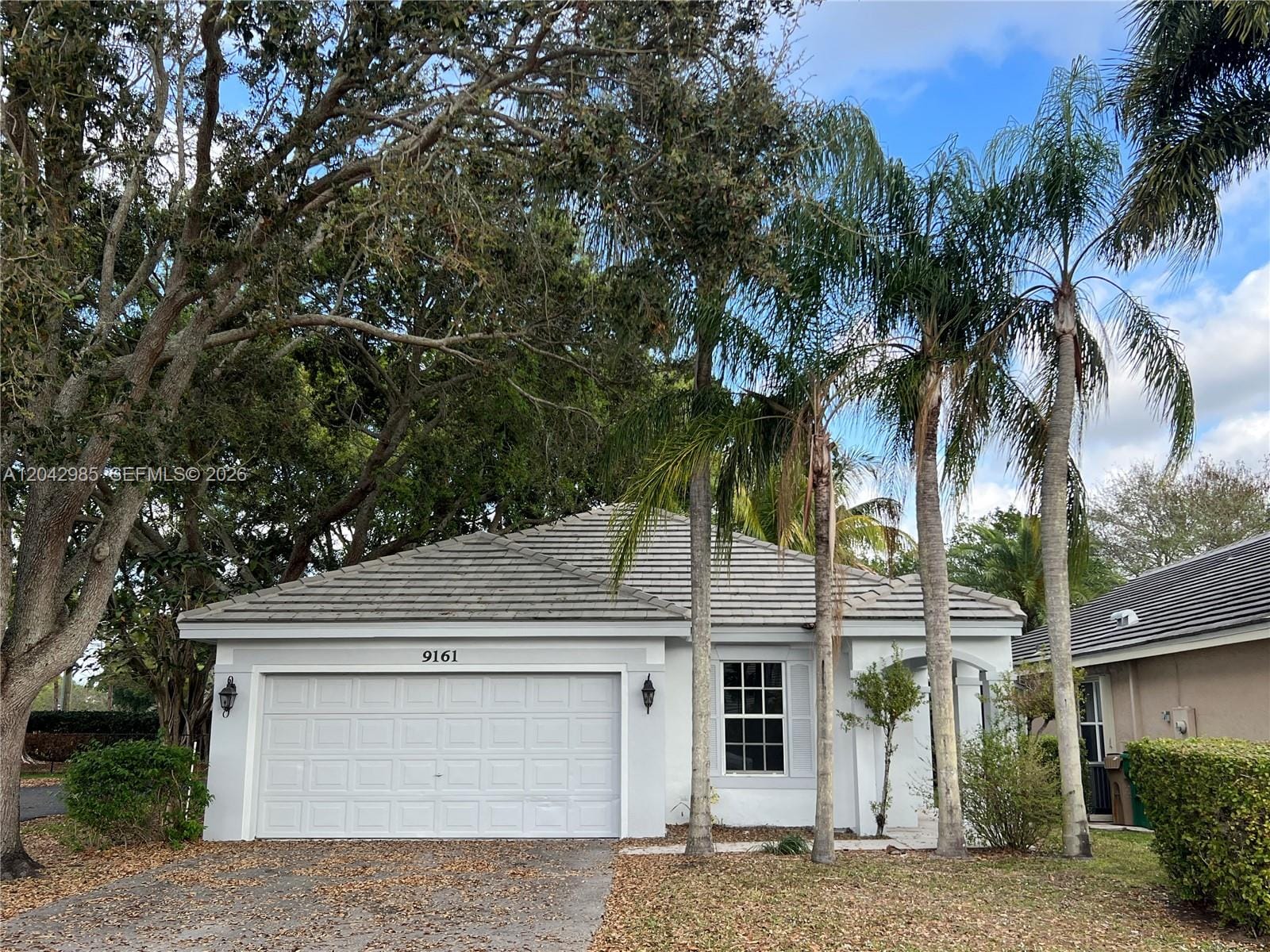9161 N Lake Park Circle N, Davie, FL 33328