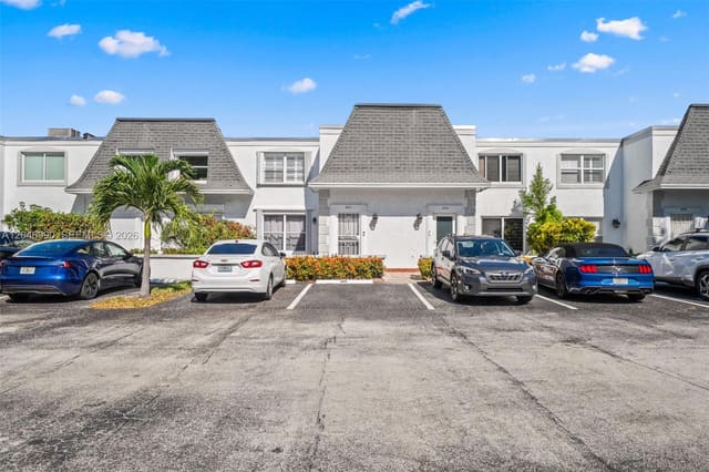 801 NE 27th Avenue, Hallandale Beach, FL 33009