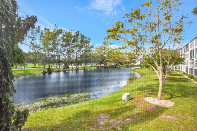 2157 Cambridge G, Cambridge G Condo, Deerfield Beach, FL