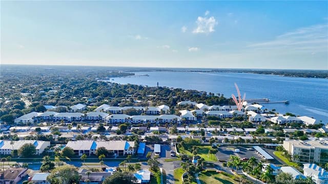175 SE Saint Lucie Boulevard C30, Stuart, FL 34996