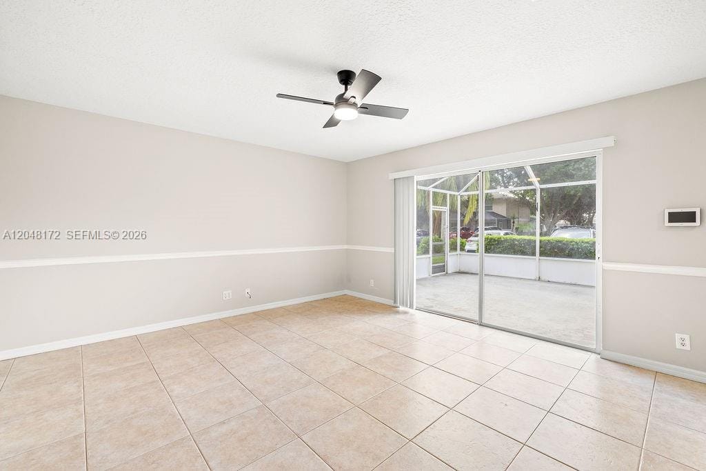 1542 N Lawnwood Circle 37D — photo 10