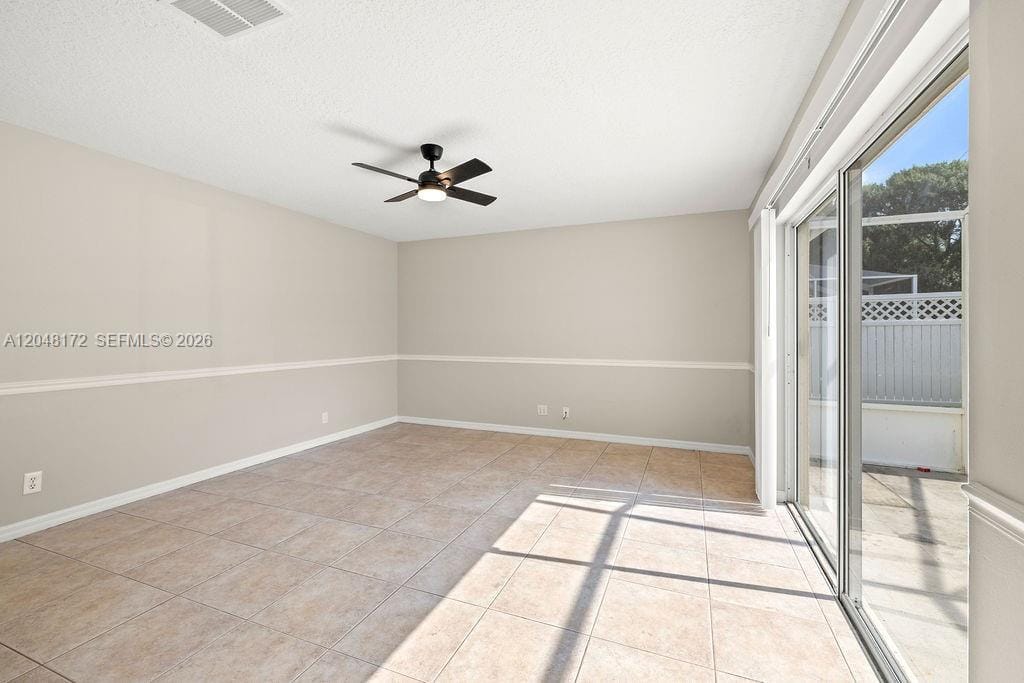 1542 N Lawnwood Circle 37D — photo 11