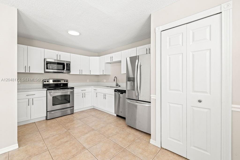 1542 N Lawnwood Circle 37D — photo 7