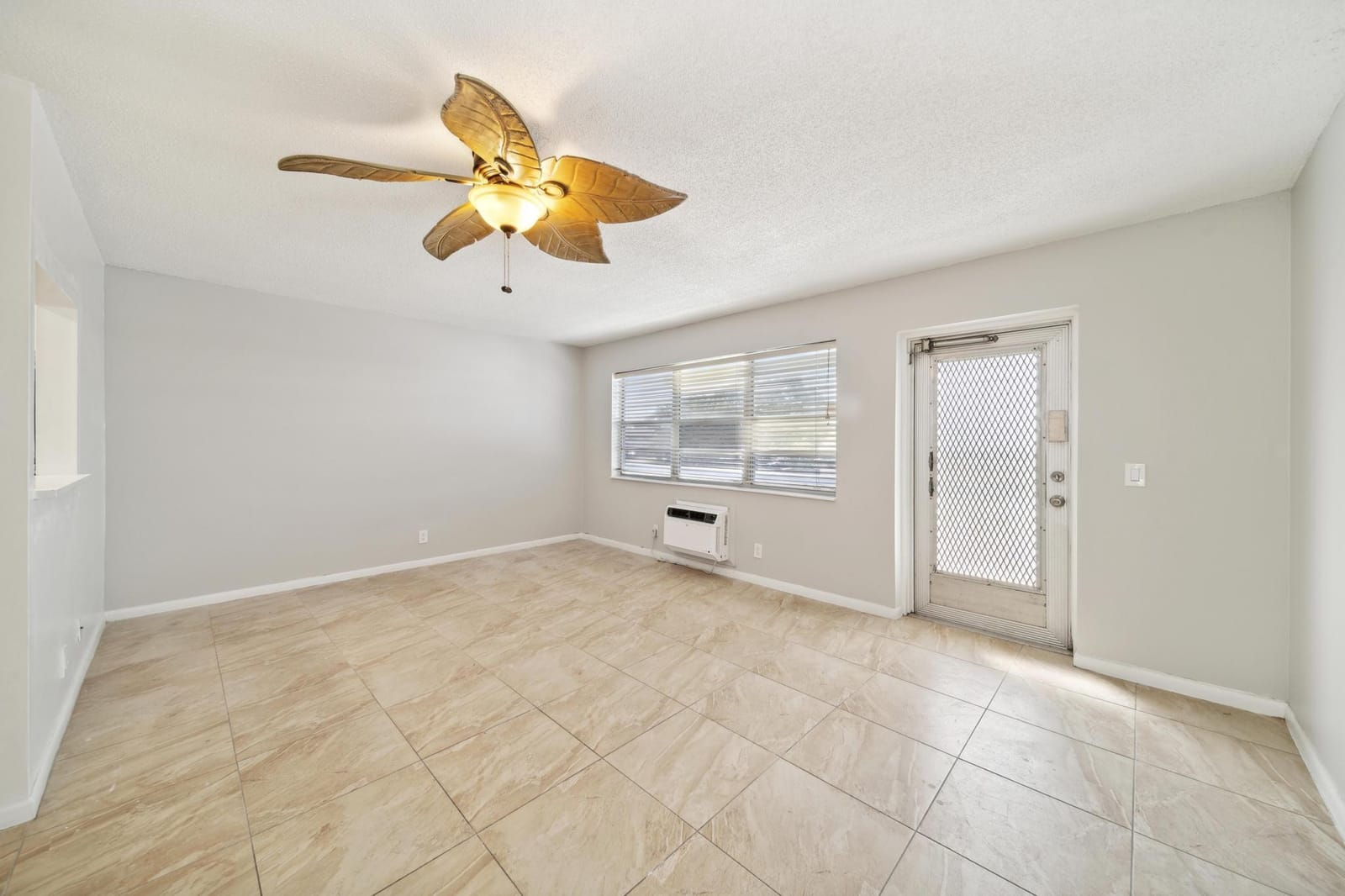 114 Northampton F 114 — photo 2