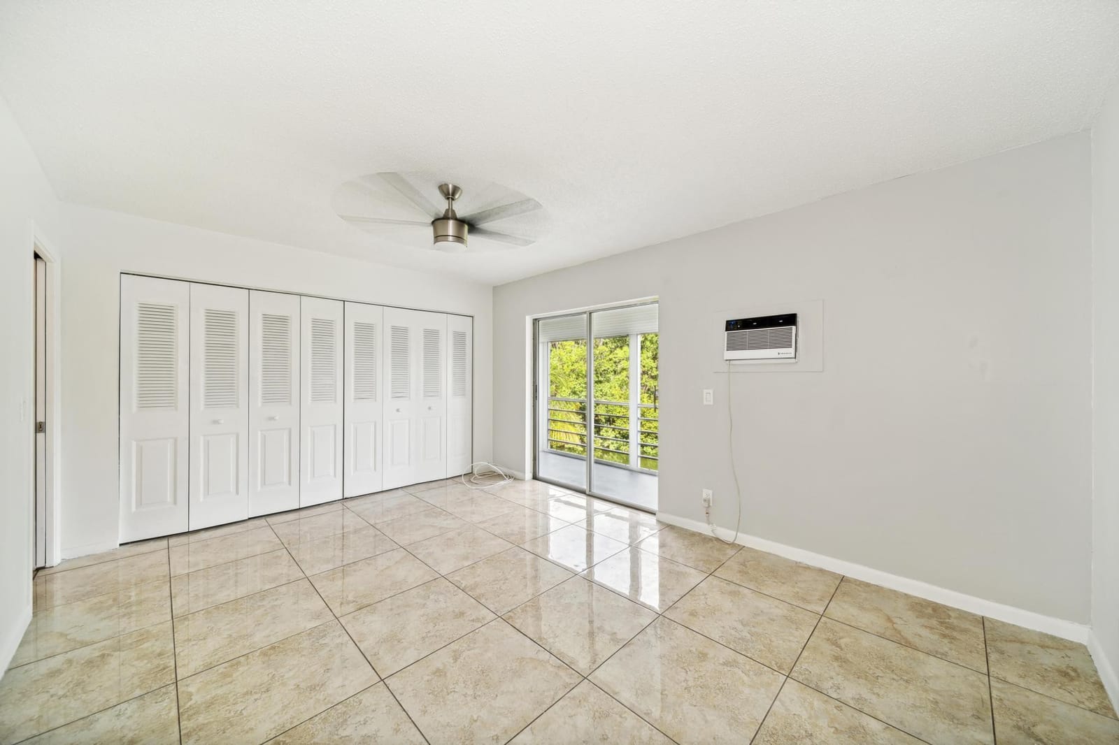 114 Northampton F 114 — photo 12