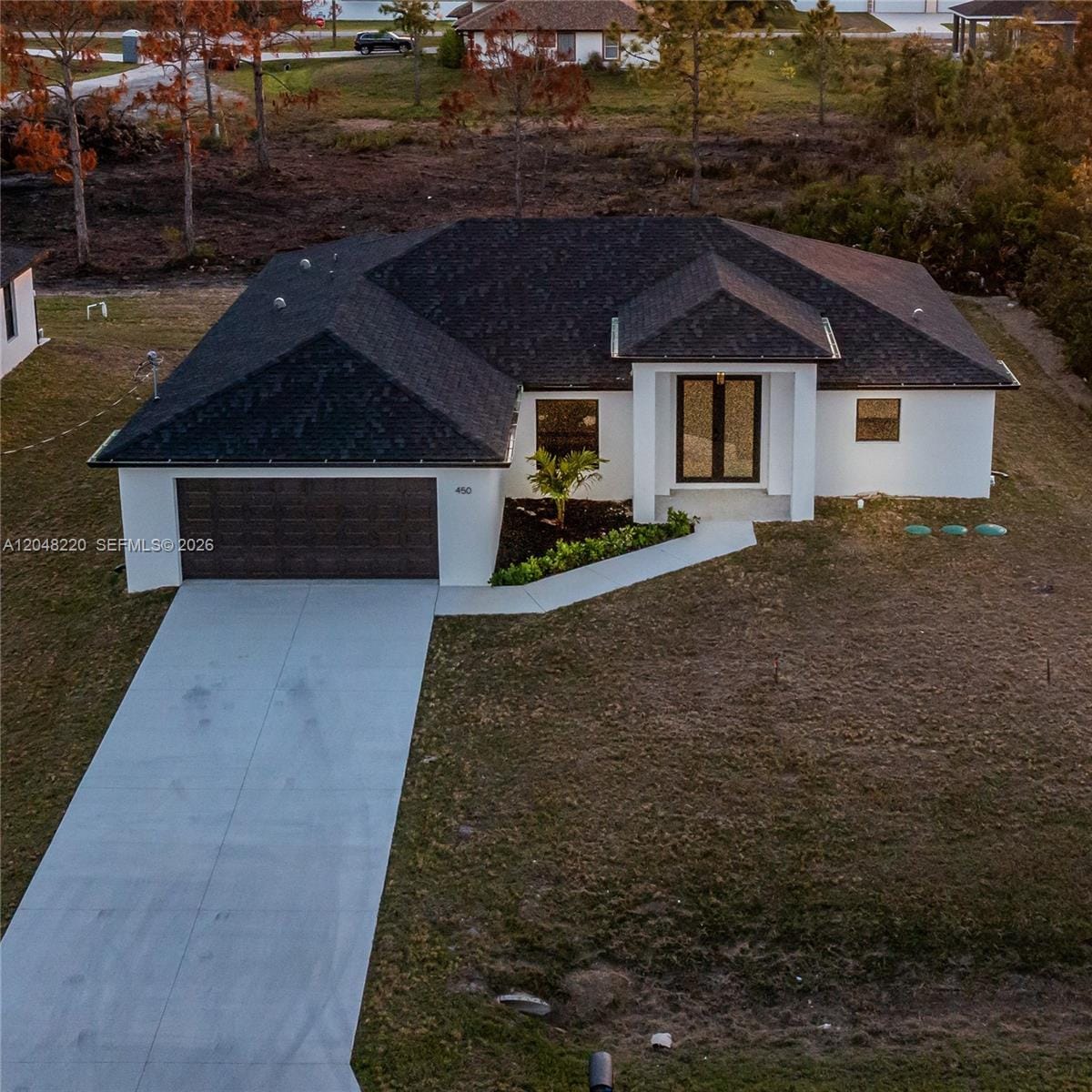 450 Mercedes Court — photo 3