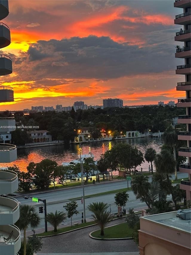 5161 Collins Avenue 811, Miami Beach, FL 33140