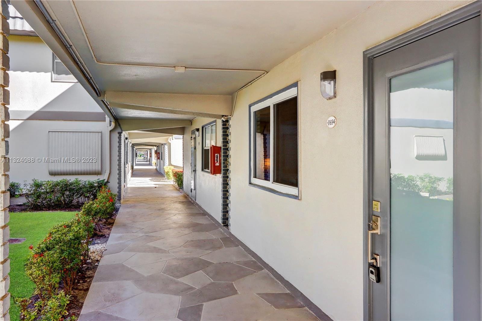 694 Brittany Park O — photo 2