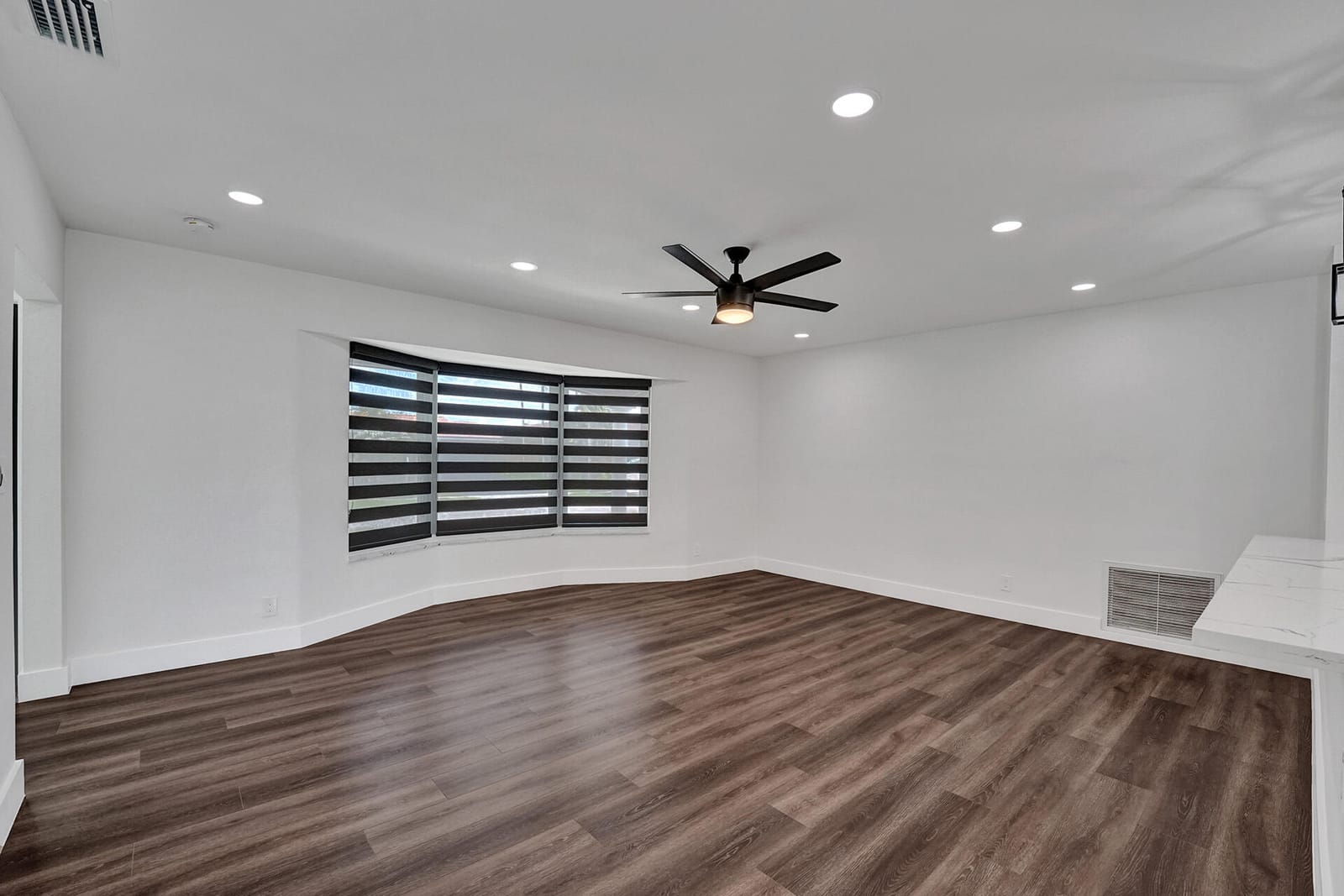 5011 Buchanan Street — photo 11