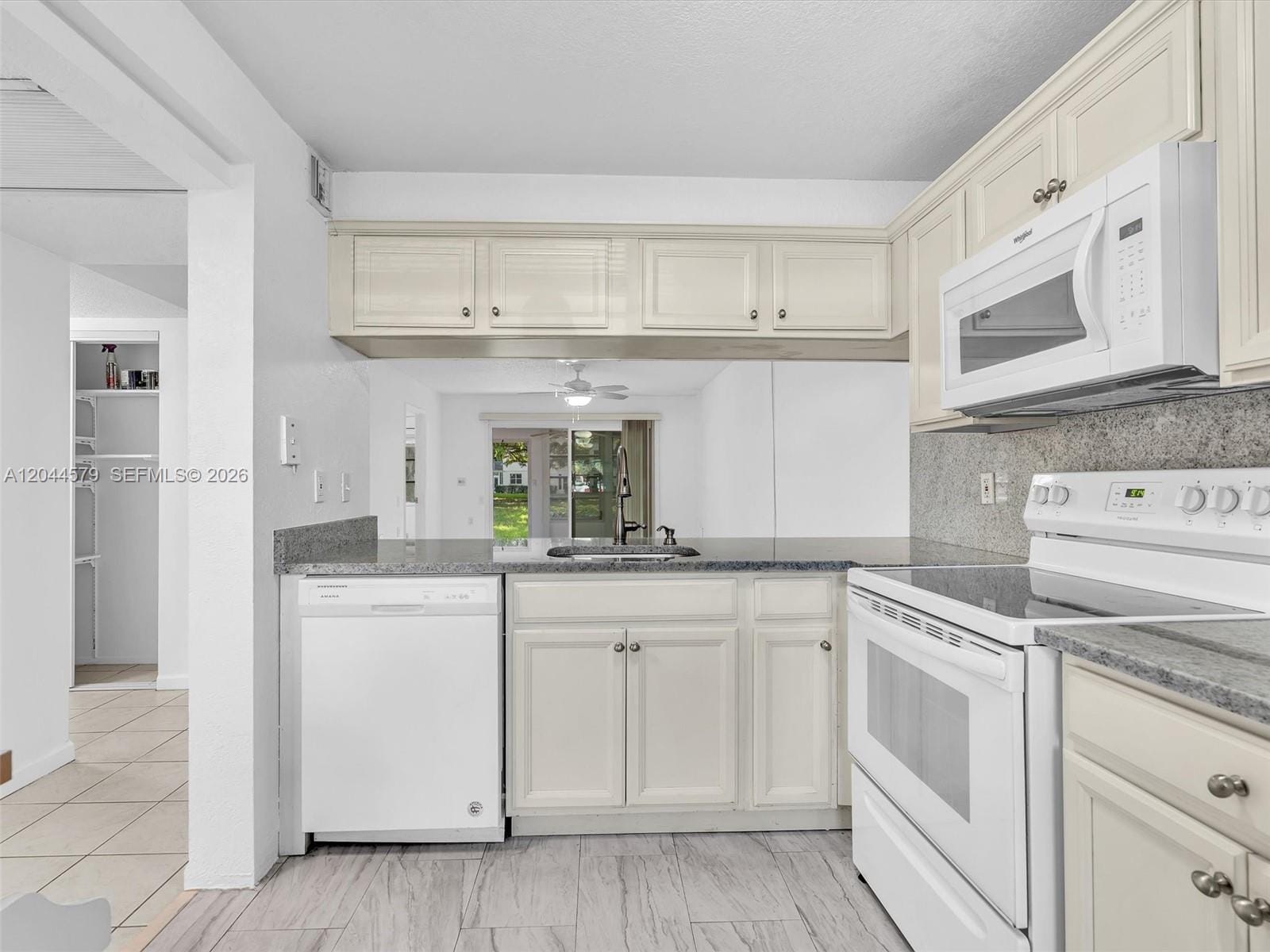 1212 SE Bahama Bend G1 — photo 12