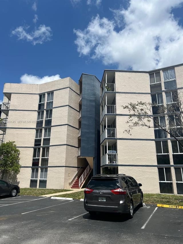 6955 NW 186th Street F505, Hialeah, FL 33015