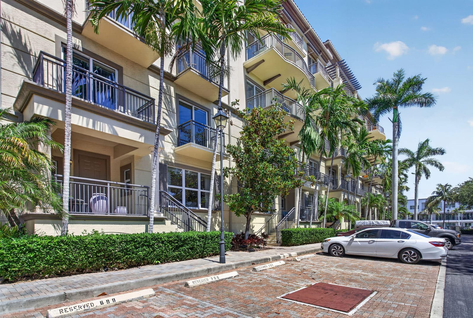 2609 NE 14th Avenue 105, Wilton Manors, FL 33334 photo 14