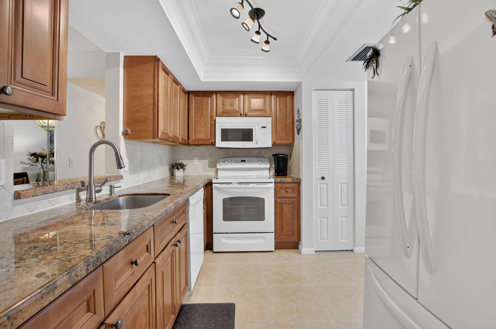 11 Willowbrook Lane 204, Delray Beach, FL 33446 photo 14