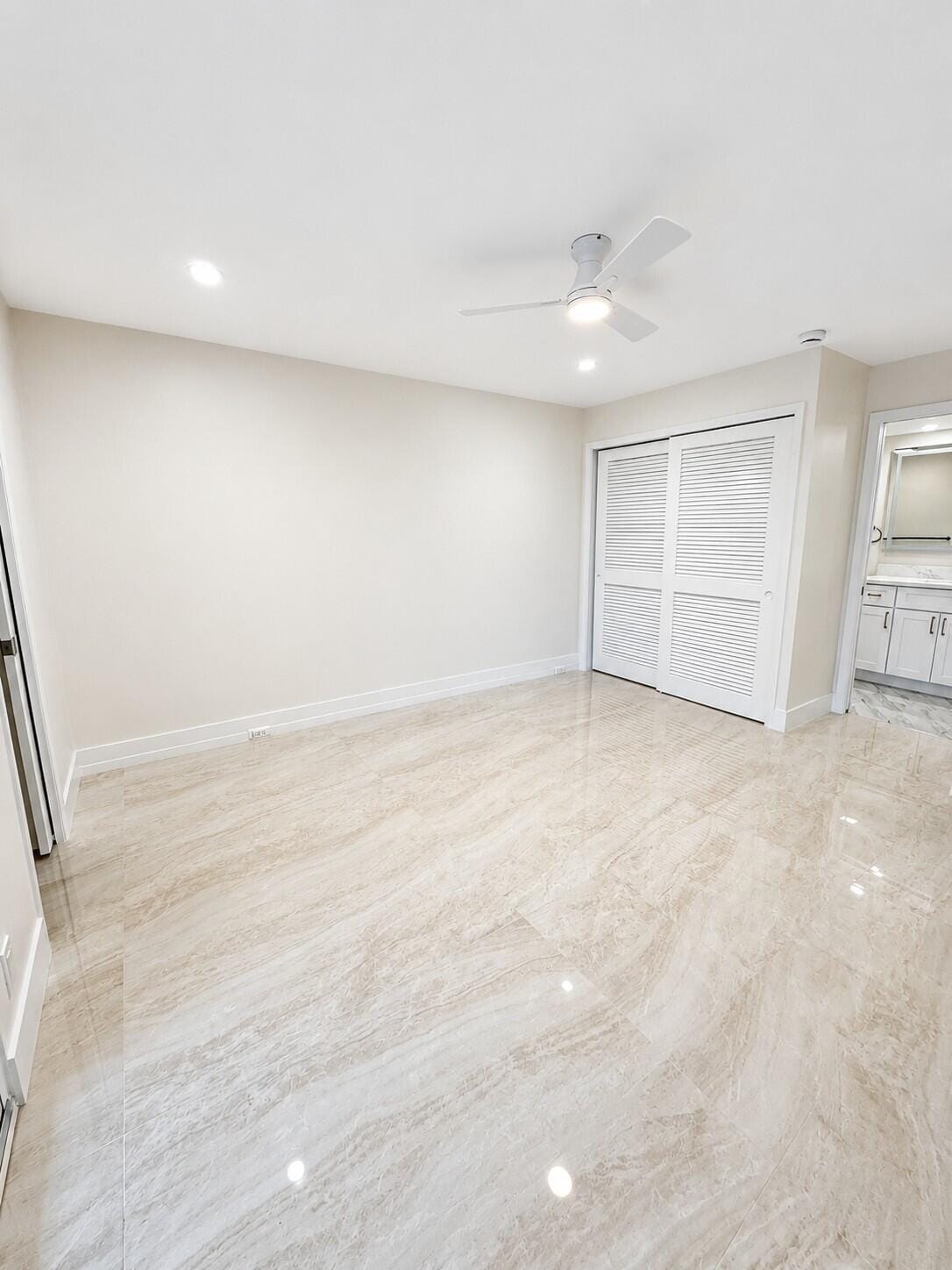 4047 Ainslie C 4047 — photo 11