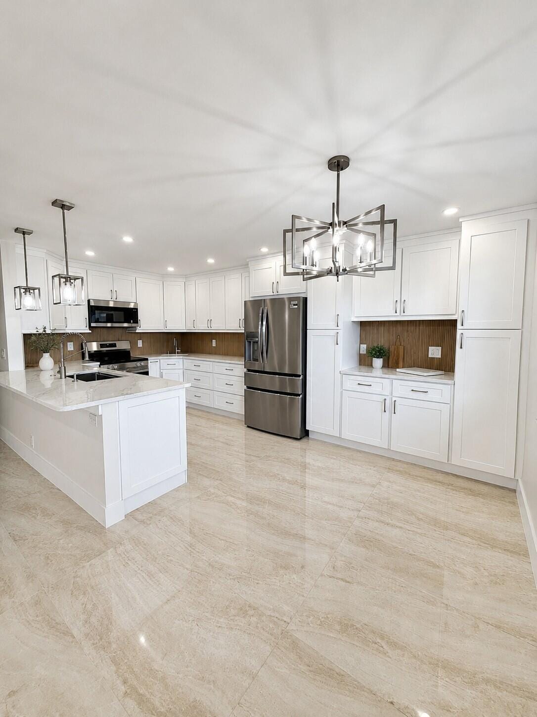 4047 Ainslie C 4047 — photo 3