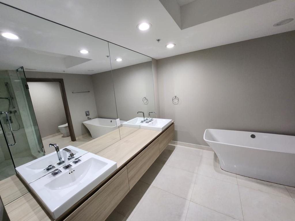 17301 Biscayne Boulevard 1202, North Miami Beach, FL 33160