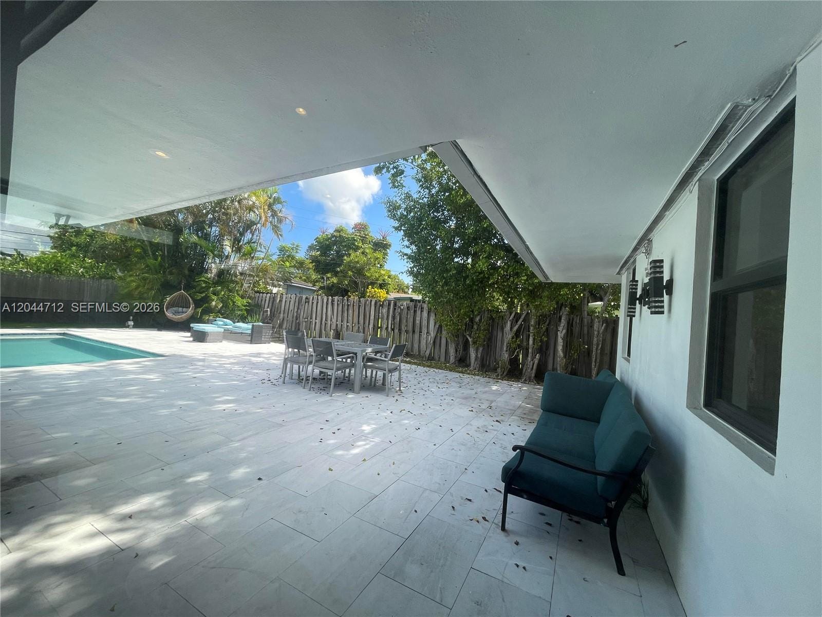 2115 Alamanda Drive — photo 5