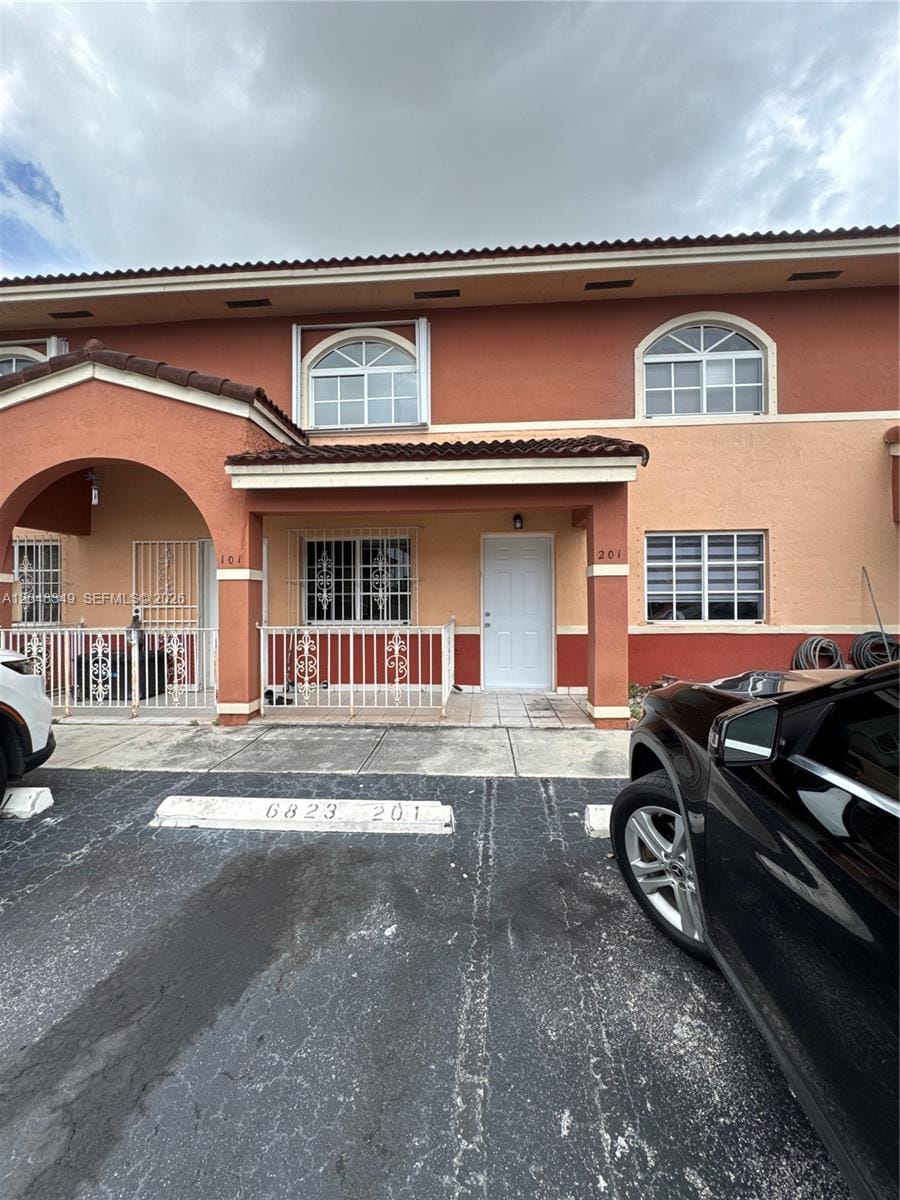 6823 W 36th Avenue 201, Hialeah, FL 33018