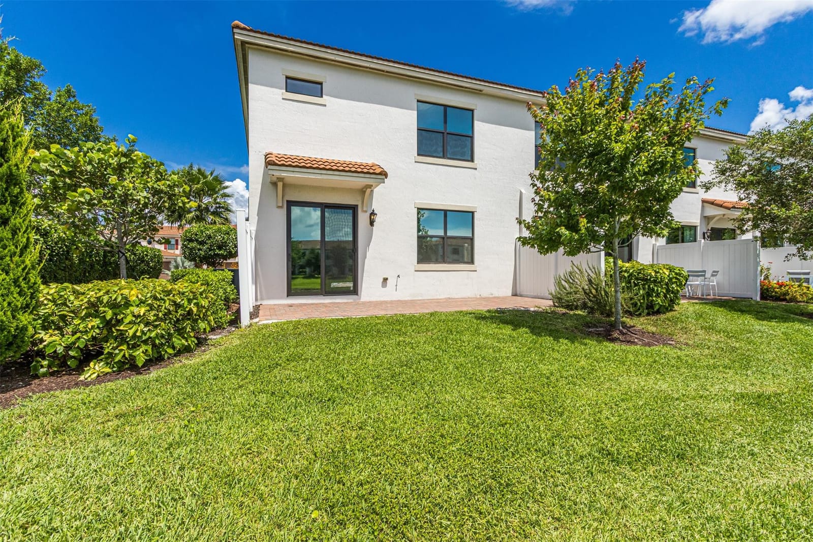 10124 Brickhill Drive 10124 — photo 2