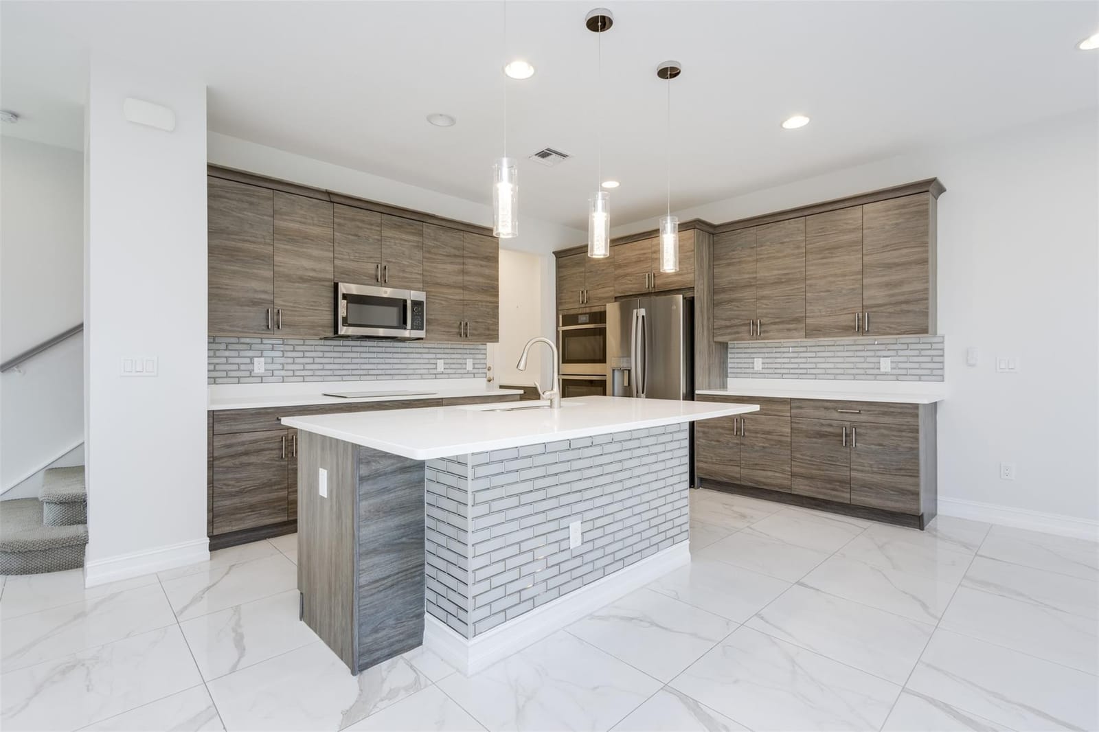10124 Brickhill Drive 10124 — photo 4