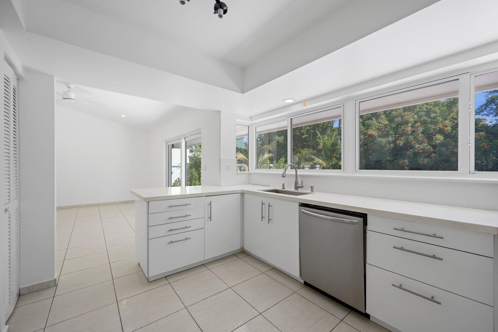 9515 SW 118th Court — photo 5
