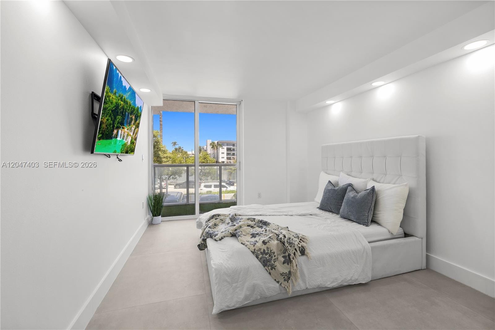 2457 Collins Avenue 201 — photo 6