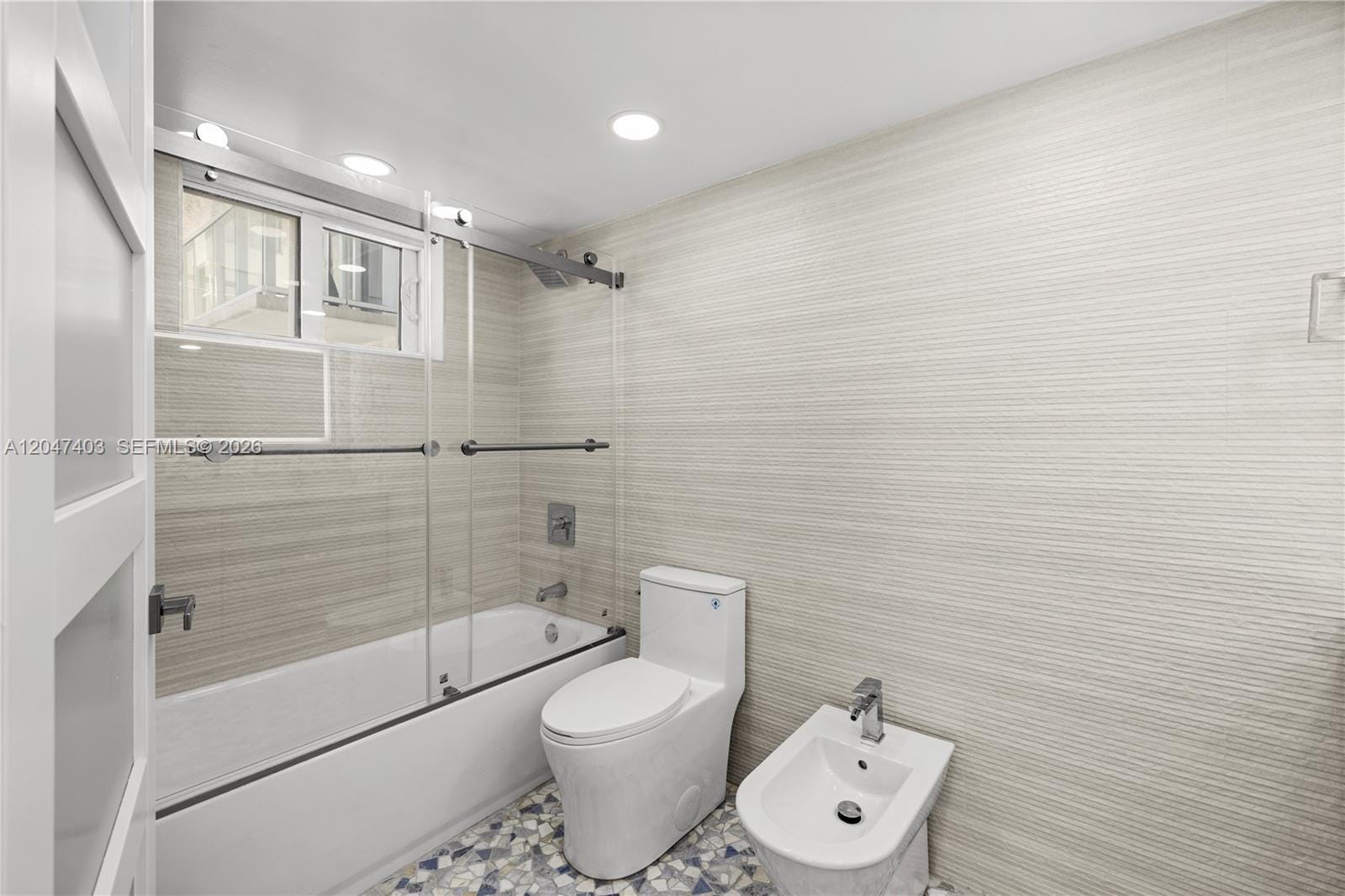 2457 Collins Avenue 201 — photo 10