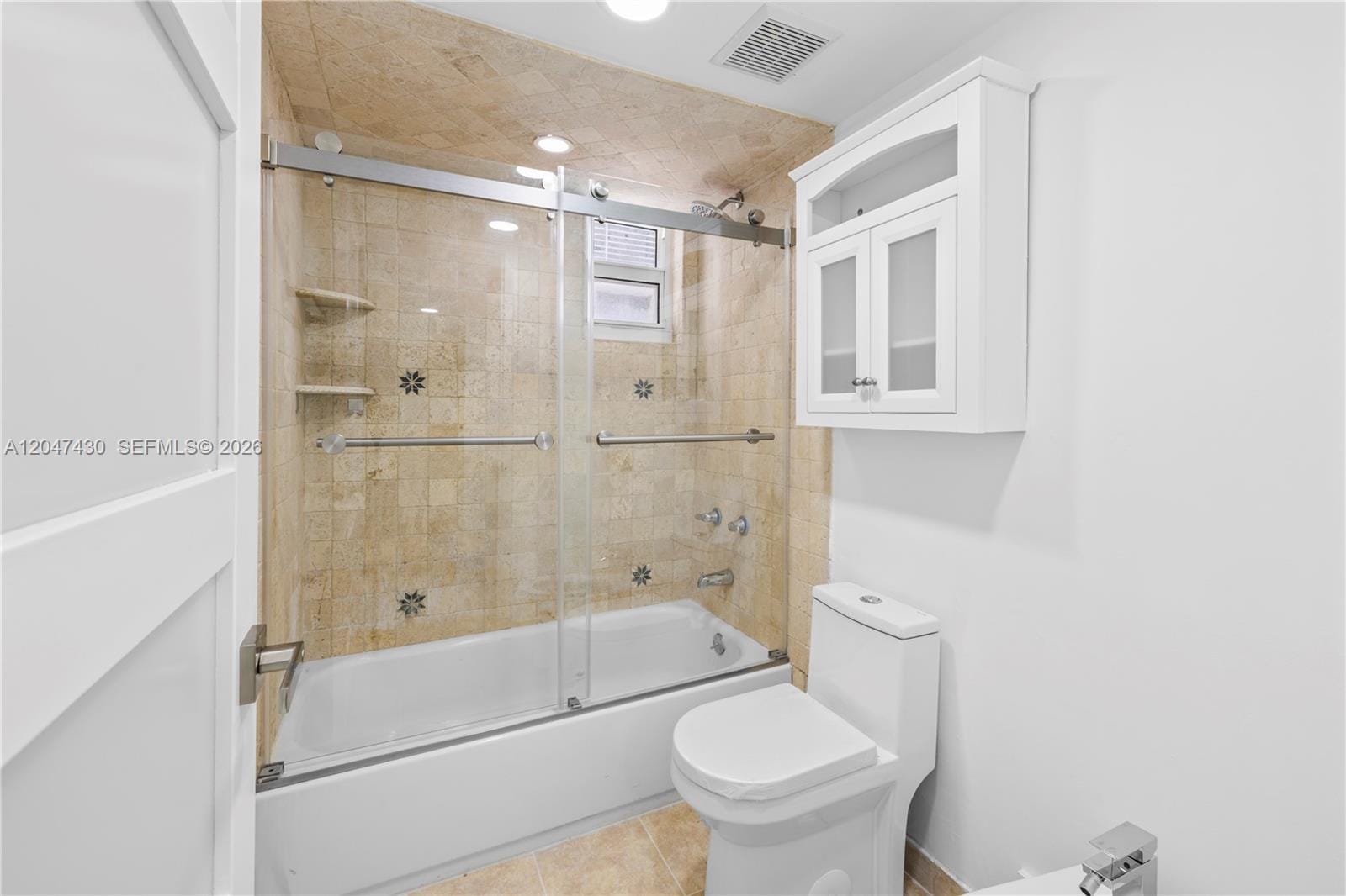 2457 Collins Avenue 406 — photo 3