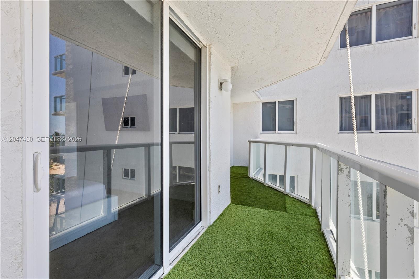 2457 Collins Avenue 406 — photo 6
