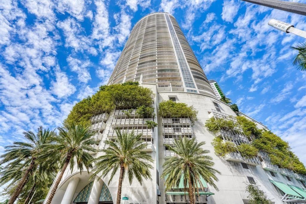 1750 N Bayshore Drive 2403, Miami, FL 33132