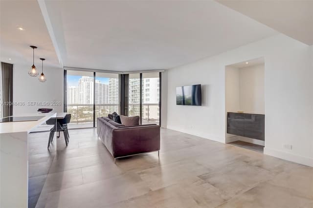 20191 E Country Club Drive 802, Aventura, FL 33180
